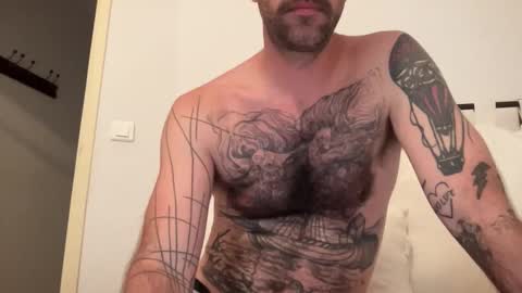 Snapshot of justmeandyou00 chatting on 22, 10, 2025 justmeandyou00 online show from 22, 10, 2025