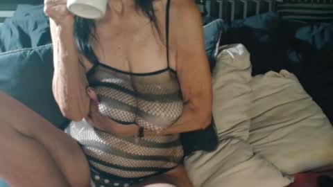 Snapshot of justmebev19591234 chatting on 27, 10, 2025 Bev aka Diamond online show from 27, 10, 2025