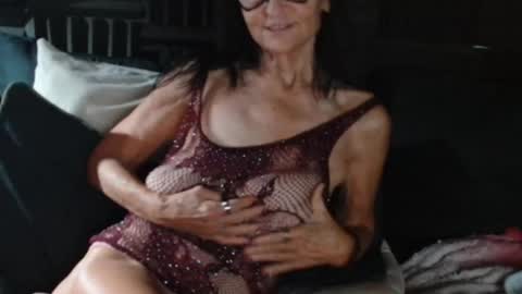 Snapshot of justmebev19591234 chatting on 12, 11, 2025 Bev aka Diamond online show from 12, 11, 2025