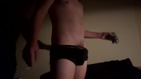 justmoresluts online show from 28, 2, 2025