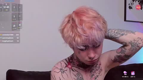 Snapshot of juuzou_kit chatting on 19, 1, 2025 Juuzou hehim u can call me Juz online show from 19, 1, 2025