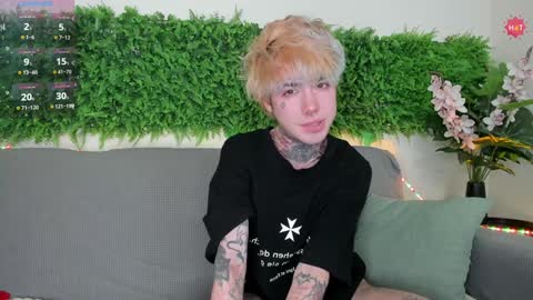 Snapshot of juuzou_kit chatting on 1, 2, 2025 Juuzou hehim u can call me Juz online show from 1, 2, 2025