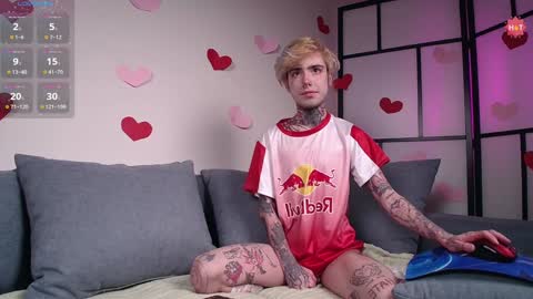 Snapshot of juuzou_kit chatting on 8, 2, 2025 Juuzou hehim u can call me Juz online show from 8, 2, 2025