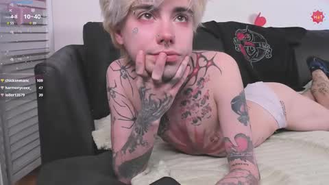 Snapshot of juuzou_kit chatting on 19, 2, 2025 Juuzou hehim u can call me Juz online show from 19, 2, 2025