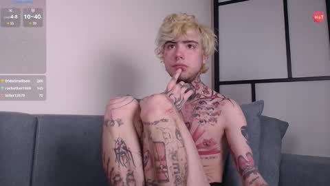 Snapshot of juuzou_kit chatting on 12, 3, 2025 Juuzou hehim u can call me Juz online show from 12, 3, 2025