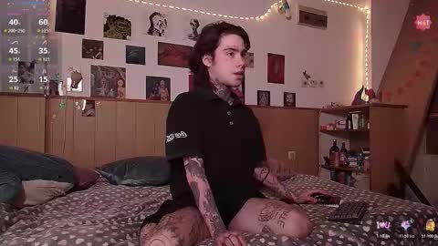 Snapshot of juuzou_kit chatting on 16, 11, 2025 Juuzou hehim u can call me Juz online show from 16, 11, 2025