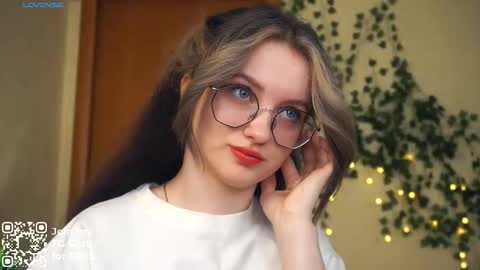 Snapshot of kacyboone chatting on 5, 10, 2025 Tate online show from 5, 10, 2025