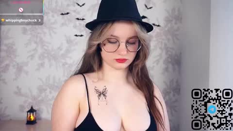 Snapshot of kacyboone chatting on 31, 10, 2025 Tate online show from 31, 10, 2025