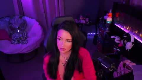 Snapshot of kalaseraphina chatting on 4, 2, 2025 MikaelaSeraphina online show from 4, 2, 2025