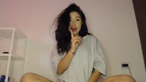 Snapshot of kalindi_ chatting on 17, 1, 2025 ONLY FANS cami0777 FANSLY Camilabcruz777 instagram online show from 17, 1, 2025