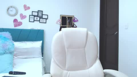 Kamilalopez online show from 14, 2, 2025