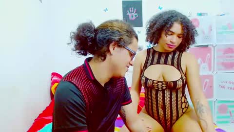 Dante and Carolina independient model online show from 23, 12, 2024