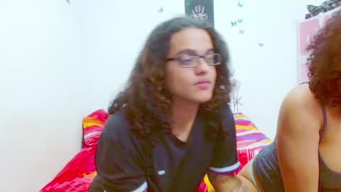 Dante and Carolina independient model online show from 10, 3, 2025