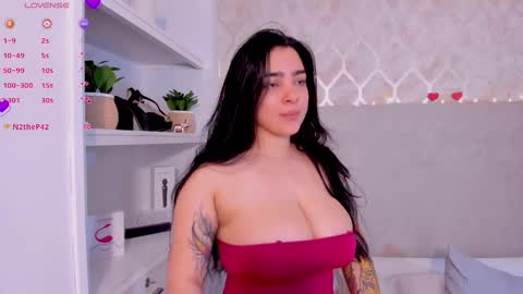 Kamila Betancourt online show from 8, 11, 2025