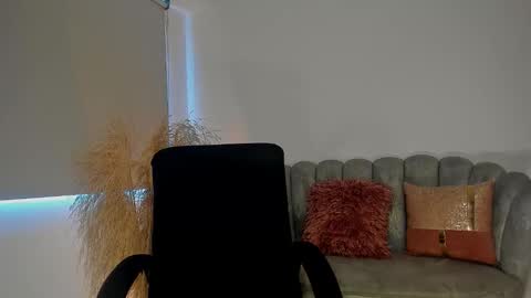 Kamila Monroe online show from 6, 2, 2026