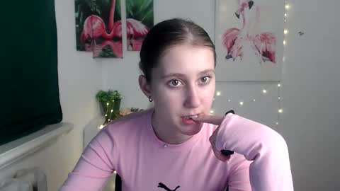 Snapshot of kamilla_love_ chatting on 18, 11, 2025 kamilla_love_ online show from 18, 11, 2025