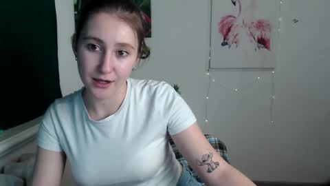 Snapshot of kamilla_love_ chatting on 21, 11, 2025 kamilla_love_ online show from 21, 11, 2025