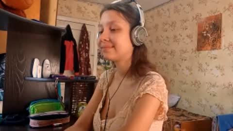 Snapshot of kamisalling chatting on 22, 9, 2025 Mari Simmons online show from 22, 9, 2025