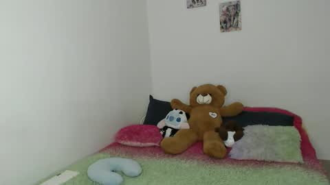 Snapshot of kammy_cami chatting on 4, 11, 2025 kammy y camila online show from 4, 11, 2025