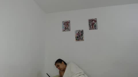 Snapshot of kammy_cami chatting on 1, 12, 2025 kammy y camila online show from 1, 12, 2025