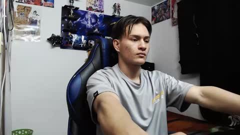 Snapshot of kanekixxxhot chatting on 18, 9, 2025 andres online show from 18, 9, 2025