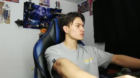 Snapshot of kanekixxxhot chatting on 18, 10, 2025 andres online show from 18, 10, 2025