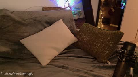 I am here around 5am GMT karathemagic online show from 1, 2, 2025