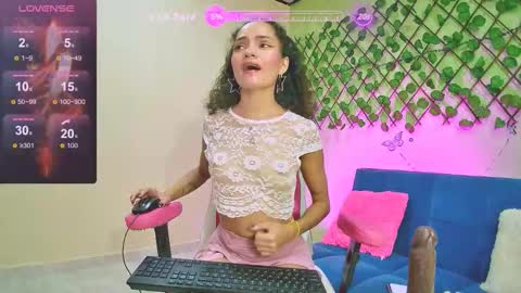 Snapshot of karen_ariass chatting on 13, 9, 2025 Karen online show from 13, 9, 2025