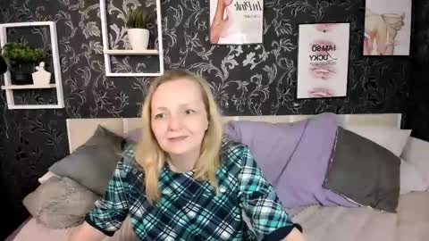 Snapshot of karen_villis chatting on 24, 5, 2026 Karen online show from 24, 5, 2026