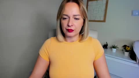 Snapshot of karenenergy chatting on 4, 12, 2025 Karenenergy online show from 4, 12, 2025