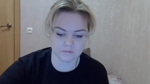 karennelsonx online show from 12, 3, 2025