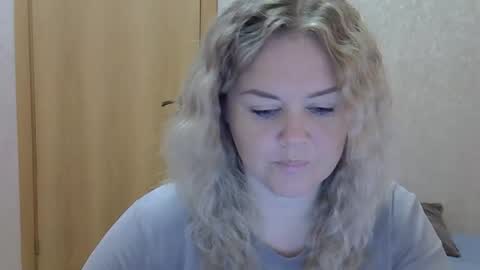 Snapshot of karennelsonx chatting on 17, 10, 2025 karennelsonx online show from 17, 10, 2025