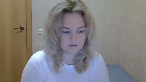 Snapshot of karennelsonx chatting on 19, 10, 2025 karennelsonx online show from 19, 10, 2025