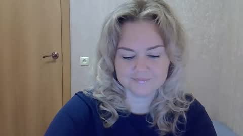 Snapshot of karennelsonx chatting on 20, 10, 2025 karennelsonx online show from 20, 10, 2025