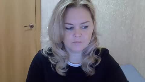 Snapshot of karennelsonx chatting on 4, 11, 2025 karennelsonx online show from 4, 11, 2025