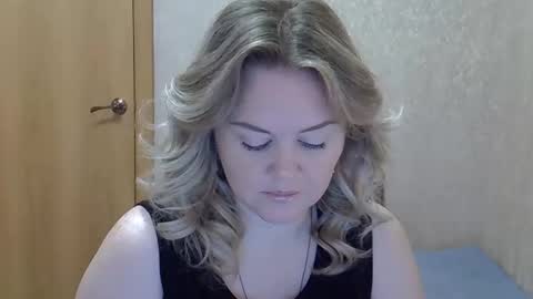 Snapshot of karennelsonx chatting on 9, 11, 2025 karennelsonx online show from 9, 11, 2025