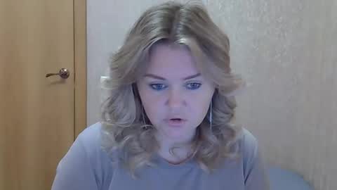 Snapshot of karennelsonx chatting on 11, 11, 2025 karennelsonx online show from 11, 11, 2025