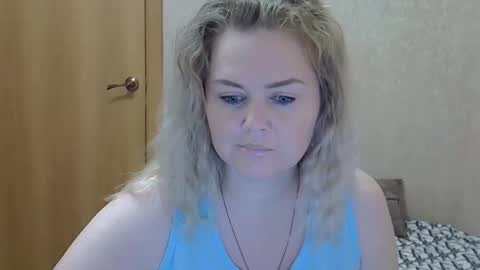 Snapshot of karennelsonx chatting on 14, 11, 2025 karennelsonx online show from 14, 11, 2025