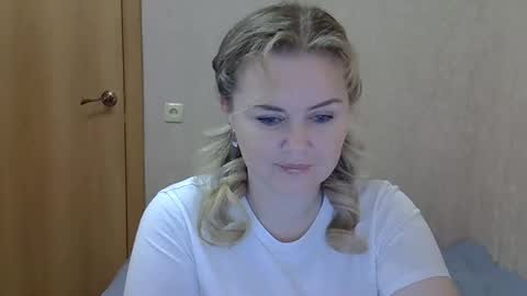 Snapshot of karennelsonx chatting on 26, 11, 2025 karennelsonx online show from 26, 11, 2025