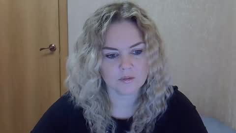 Snapshot of karennelsonx chatting on 27, 11, 2025 karennelsonx online show from 27, 11, 2025