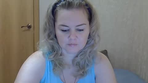 Snapshot of karennelsonx chatting on 2, 12, 2025 karennelsonx online show from 2, 12, 2025