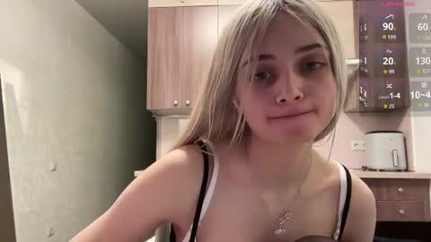 Snapshot of karensimilton chatting on 14, 7, 2026 May online show from 14, 7, 2026