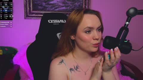 Snapshot of kari_lunna chatting on 8, 12, 2024 Karoline online show from 8, 12, 2024