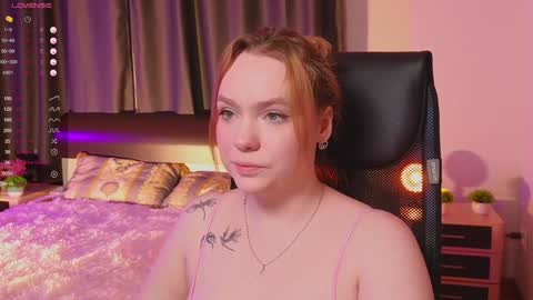 Snapshot of kari_lunna chatting on 24, 1, 2025 Karoline online show from 24, 1, 2025