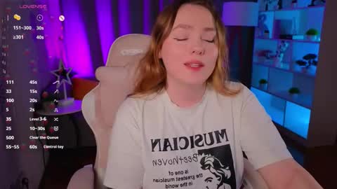Snapshot of kari_lunna chatting on 19, 9, 2025 Karoline online show from 19, 9, 2025