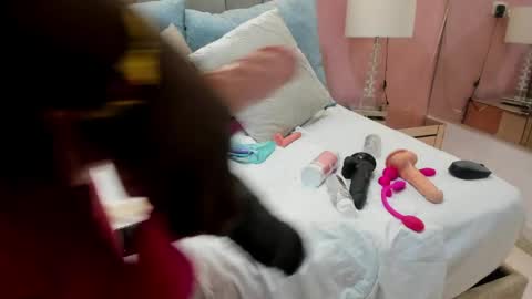 Karina online show from 7, 6, 2026