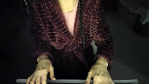 Snapshot of karinasweeety chatting on 11, 11, 2025 KarinaSweeety online show from 11, 11, 2025