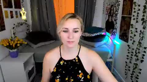 Snapshot of karinella_x chatting on 2, 3, 2025 Karina online show from 2, 3, 2025
