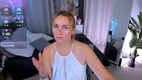 Snapshot of karinella_x chatting on 22, 10, 2025 Karina online show from 22, 10, 2025