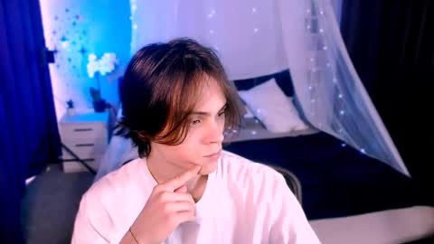 Snapshot of karl_mans chatting on 13, 11, 2025 Karl online show from 13, 11, 2025